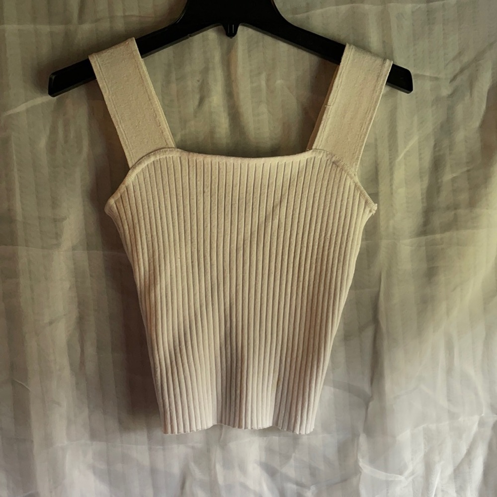 Blouse / doesn’t have tag-never worn though